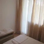 Guest Salena