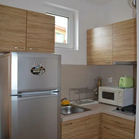 Guest Salena Apartahotel