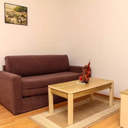 Guest Salena Apartahotel