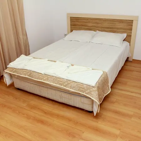 Guest Salena Apartahotel