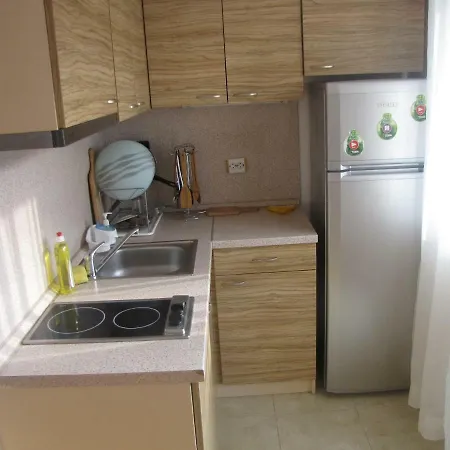 Guest Salena Apartahotel