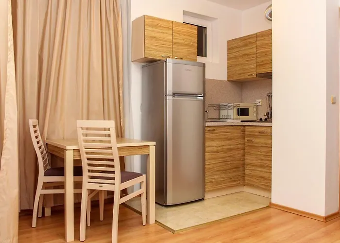 Guest Salena Aparthotel 3*